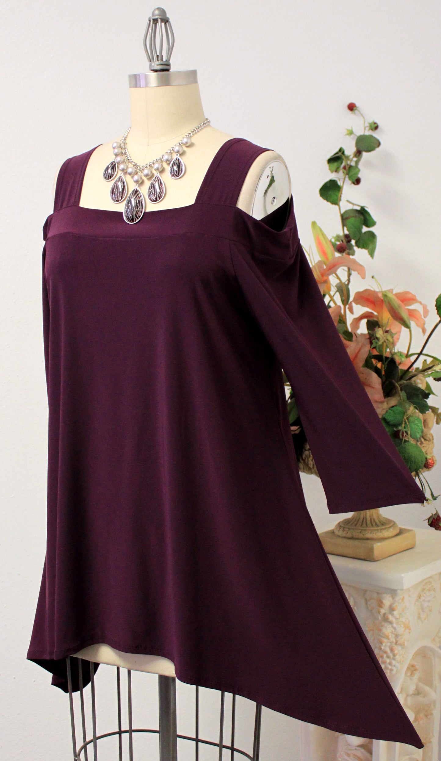Classic Cold shoulder Plus size Tunic top with cut out details to the shoulders. S to 3XL