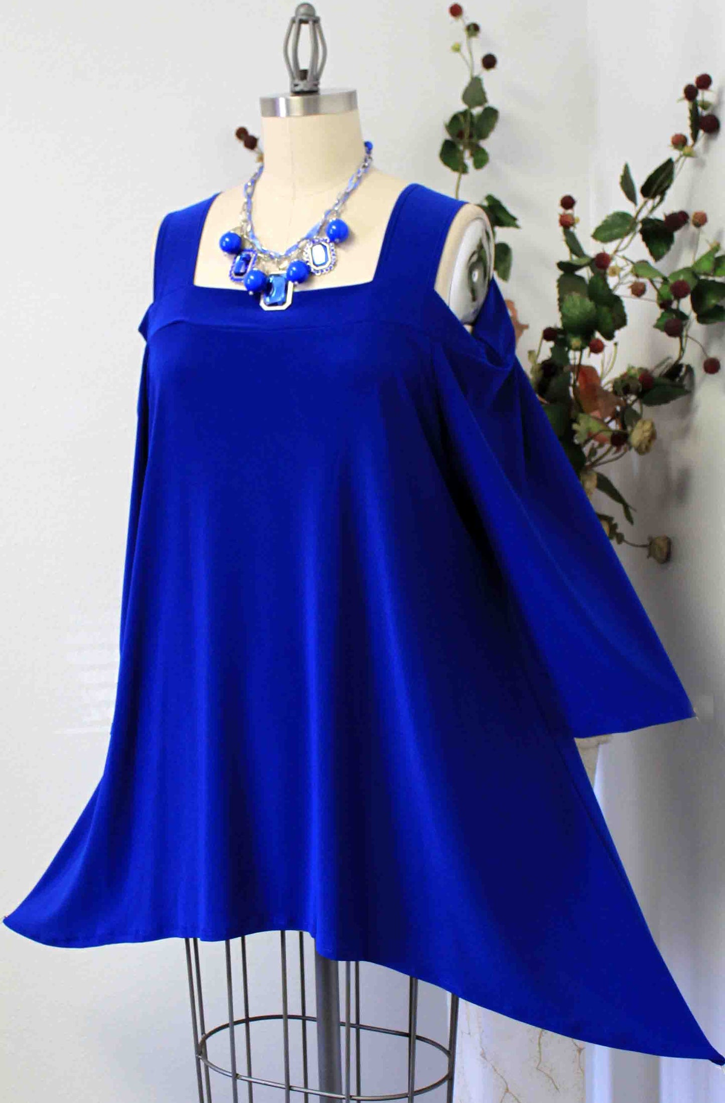 Classic Cold shoulder Plus size Tunic top with cut out details to the shoulders. S to 3XL
